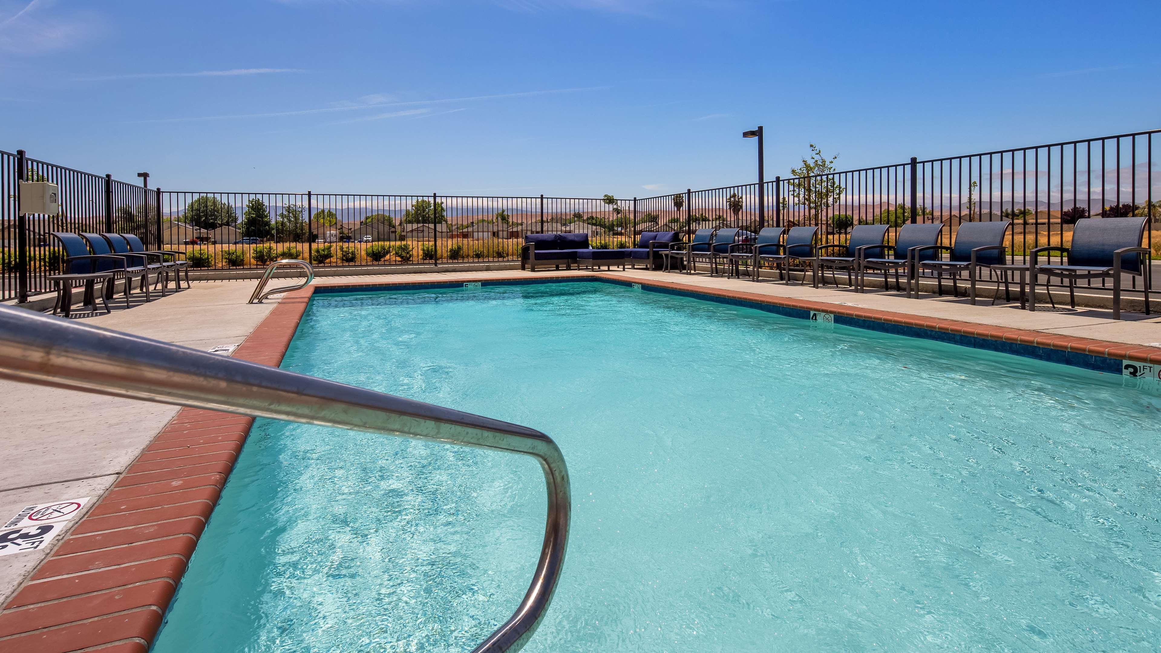 Best Western Plus Coalinga Inn Экстерьер фото